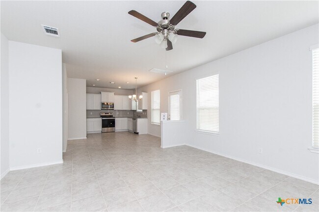 Building Photo - 2033 Mallard Ct