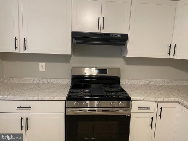 Foto del edificio - 720 Quince Orchard Blvd