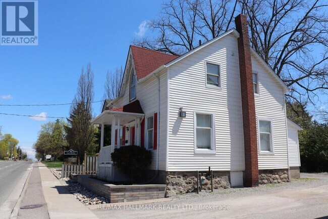 Photo du bâtiment - 571 Kingston Rd W