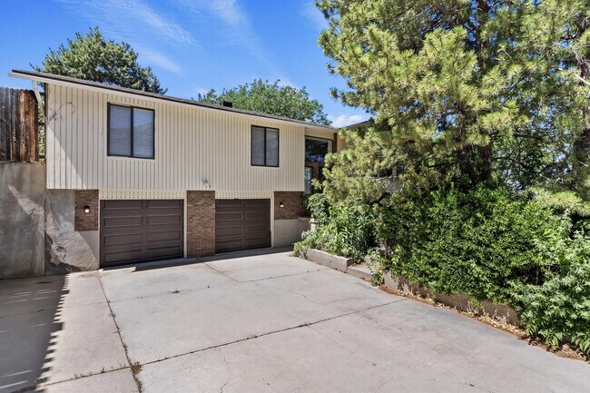 Photo - 3072 Danforth Dr House