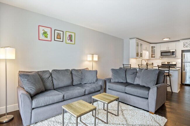 Building Photo - 545 N Dearborn St