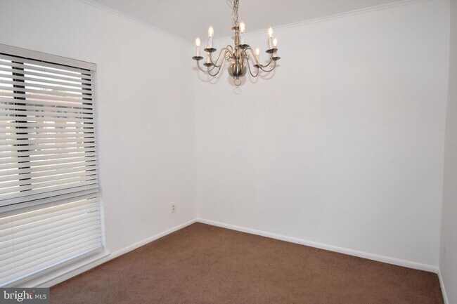 Building Photo - 5917 Tamar Dr