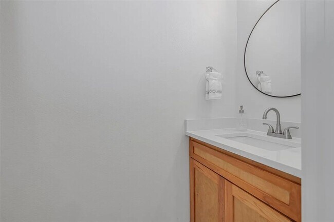 Foto del edificio - 3155 N Glen Garden Dr