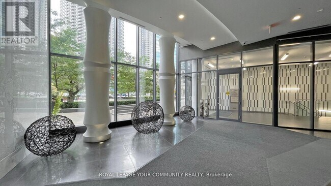 Photo du bâtiment - 5162-5162 Yonge St