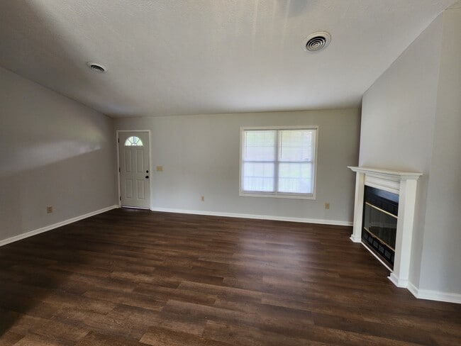Building Photo - 816 Maple Dr