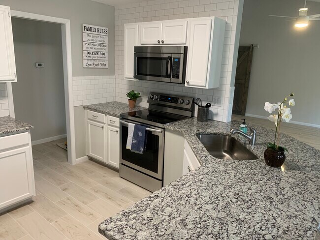 Foto del edificio - 522 Blankenship Ln