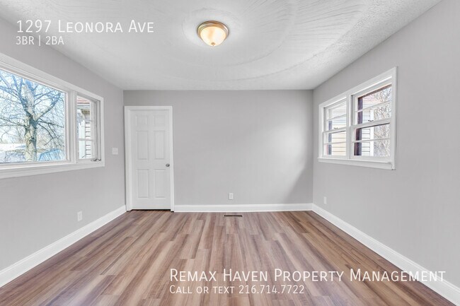 Building Photo - 1297 Leonora Ave, Akron - Spacious 3 bed 1...