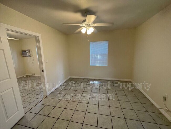 Building Photo - 341 78th Ave