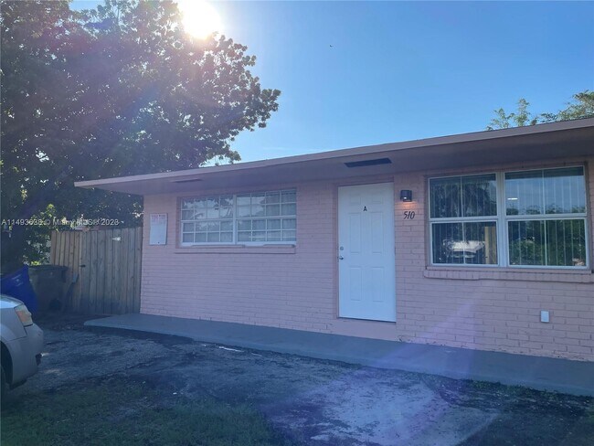 Foto del edificio - 510 NE 37th St