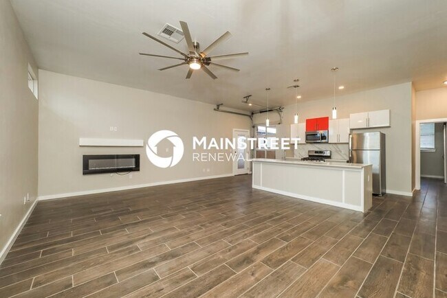 Foto del edificio - 3 Bedroom Pet-Friendly Home in Oklahoma City, OK with Main Street Renewal