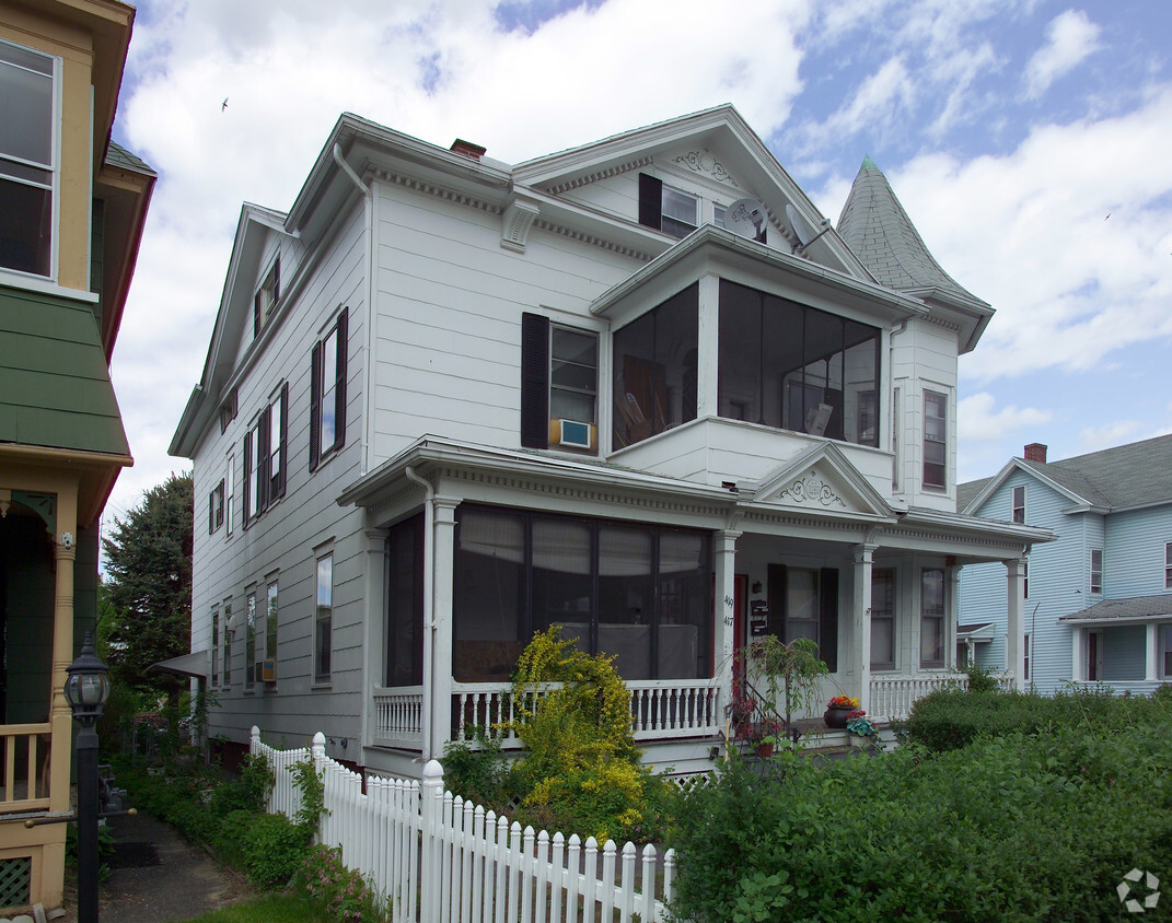 Building Photo - 417-419 Front St