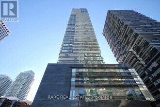 Building Photo - 39 Roehampton Ave