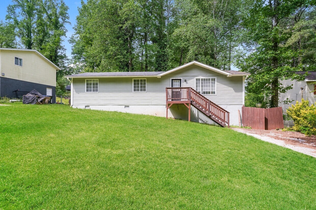 Foto principal - 4275 Bradley Dr SW