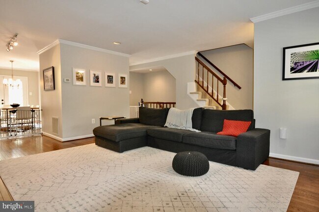 Foto del edificio - 7523 Heatherton Ln