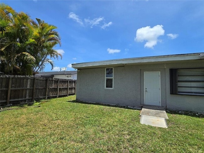 Building Photo - 26162 SW 123rd Pl