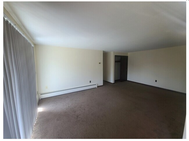 Foto del edificio - Enfield North Apartments
