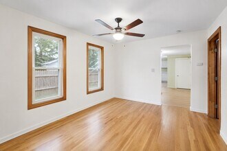 Building Photo - 59 Woodville St