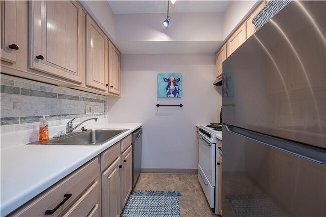 Photo - 320 Fort Duquesne Blvd Apartment