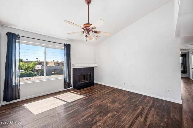 Foto del edificio - 5146 E Oak St