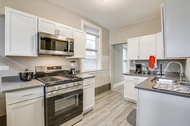 Foto del edificio - 6435 N Leavitt St