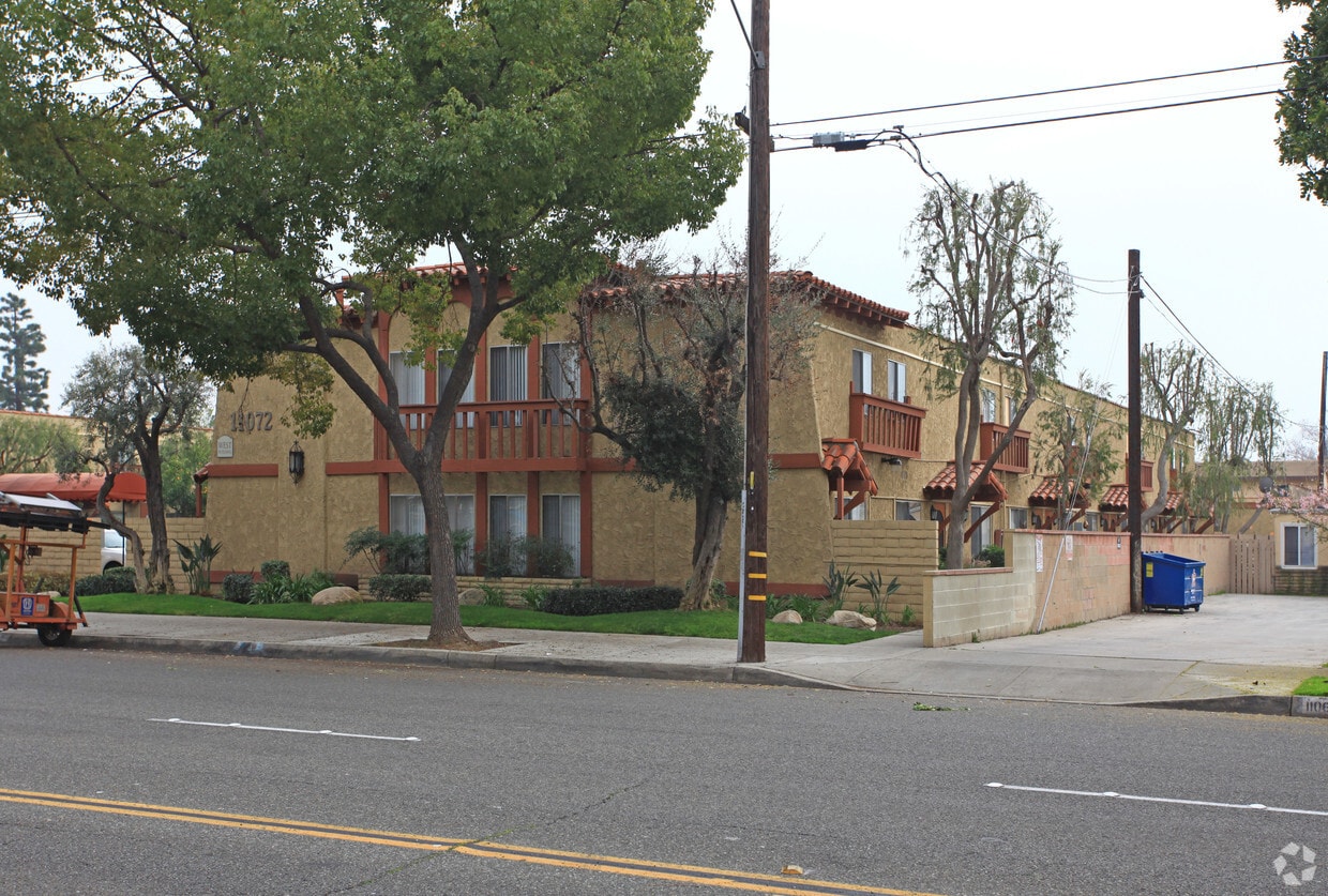 Building Photo - Fort Sonoma Apartments