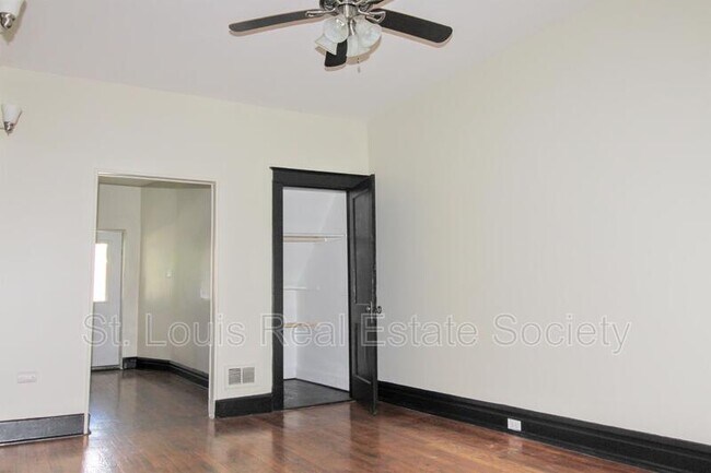 Foto del edificio - 3001 S Compton Ave