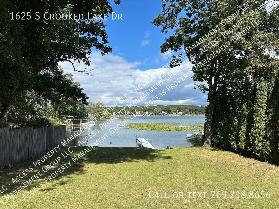 Foto principal - 1625 S Crooked Lake Dr