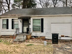 Building Photo - 837 Modica St