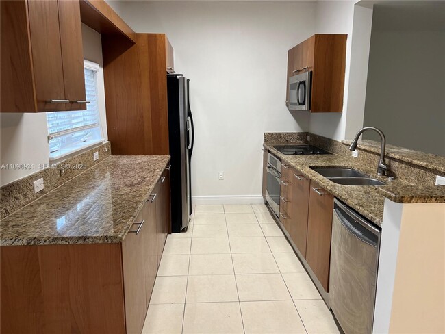 Building Photo - 2700 NE 184th Terrace