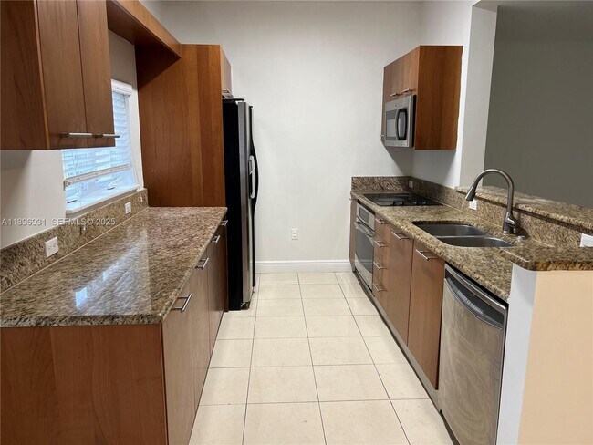 Foto del edificio - 2700 NE 184th Terrace