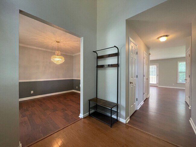 Building Photo - 1711 Mystic Dr