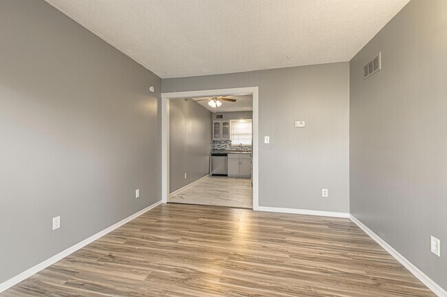 Foto del edificio - 8011 E 130th Ct