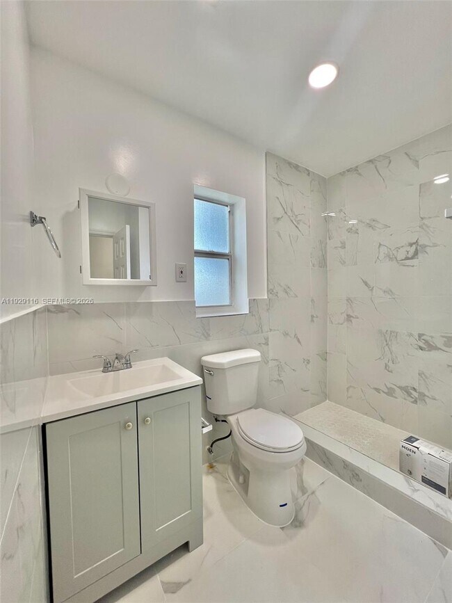 Foto del edificio - 12906 NE 6th Ave