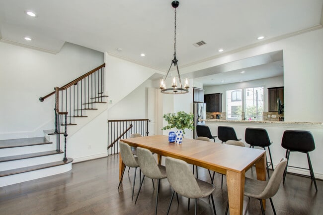 Foto del edificio - 5732 Darling St