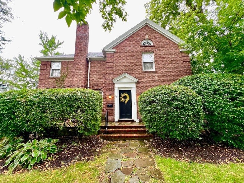 Primary Photo - 36 Bennett Ave
