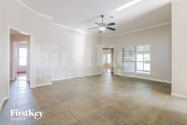 Foto del edificio - 960 High Point Dr