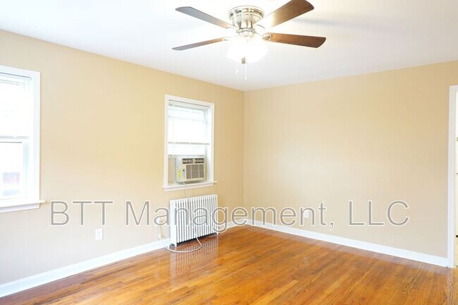 Foto del edificio - 8712 Plymouth St