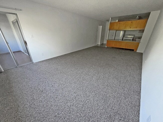 Foto del edificio - 415 E Cedar Ave