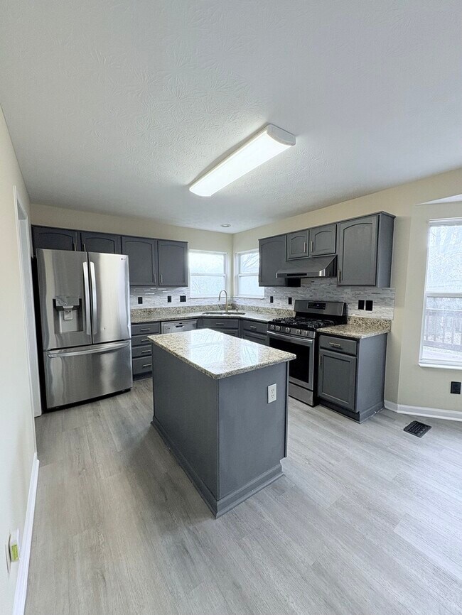 Foto del edificio - 4BR w/ Deck Near Blacklick Woods