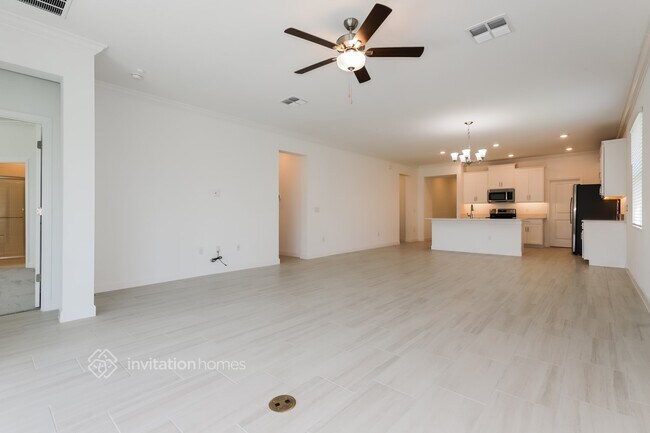 Building Photo - 14113 17 Ct E