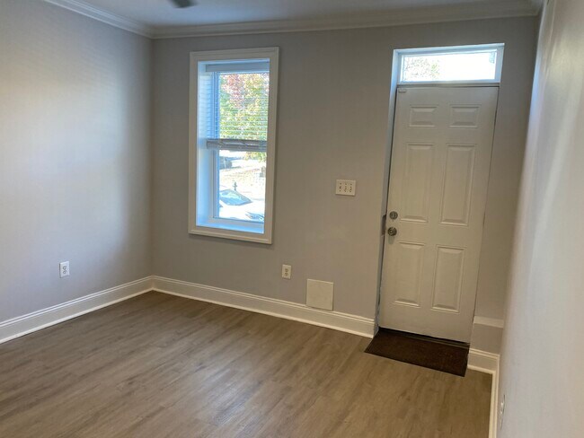 Living Room / Front Door - 2007 4th St NE