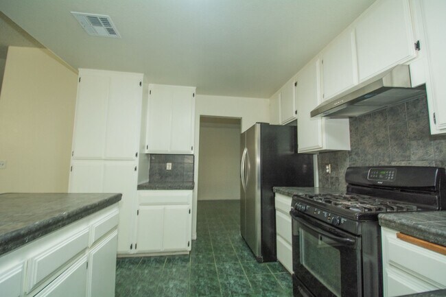 Building Photo - 7602 Lime Avenue, Fontana, CA 92336 Single...