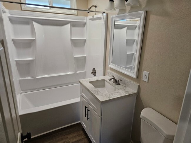 Building Photo - Practically New Home in Moreno Valley with...