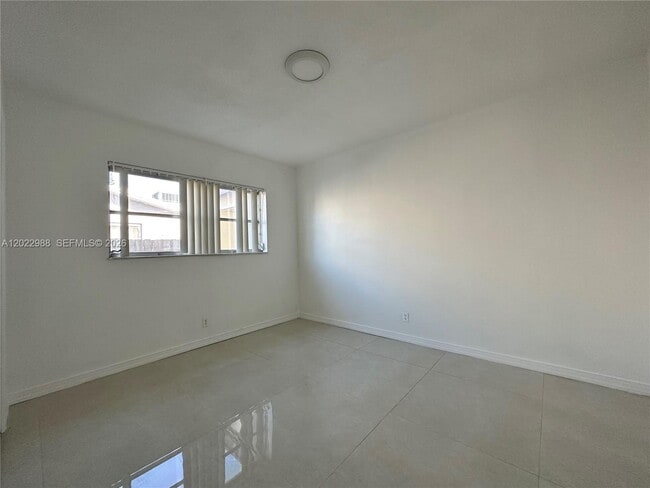 Foto del edificio - 480 NW 42nd Ct