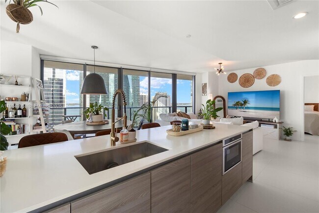 Foto del edificio - 1300 S Miami Ave