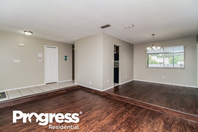 Building Photo - 235 S Shadow Bay Dr