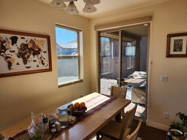 Building Photo - Beautiful home in Presidio