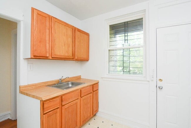 Foto del edificio - 2942 N Albany Ave