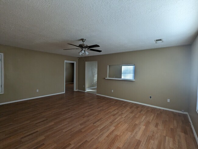 Building Photo - 7320 Spring Flower Rd SW