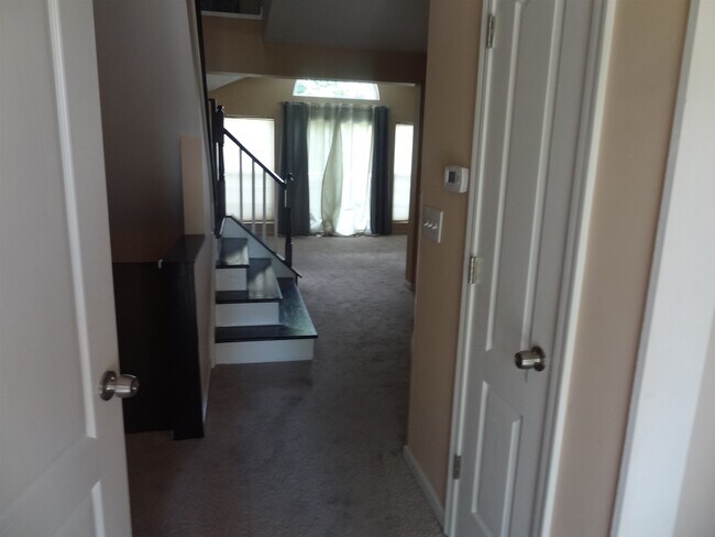 Foto del edificio - 7312 Ridge Edge Ct